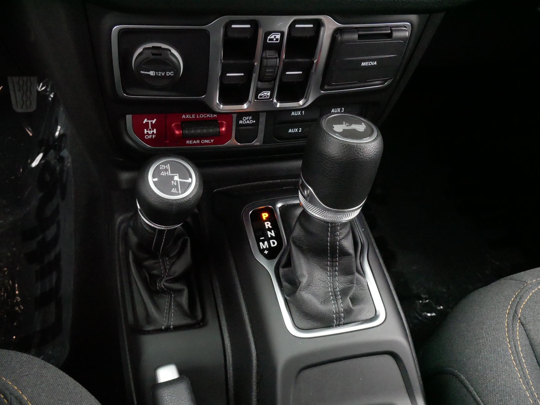 Used 2025 Jeep Wrangler Unlimited Sport AWD/4WD image 24