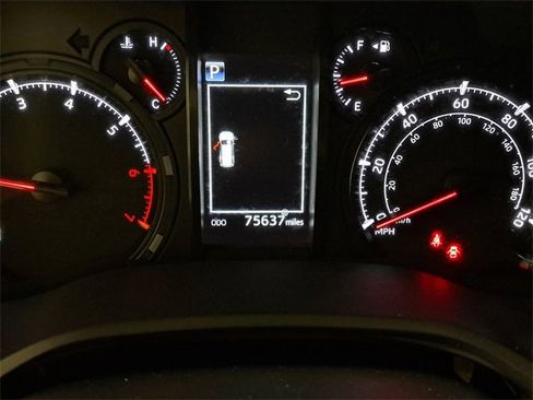 Used 2021 Toyota 4Runner SR5 Premium image 2