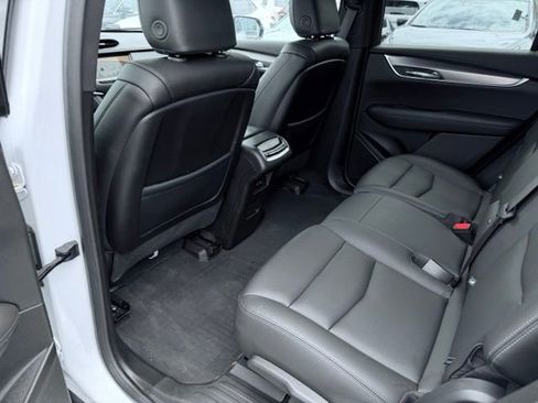Used 2024 Cadillac XT6 Luxury w/ LPO, Floor Liner Package AWD/4WD image 27