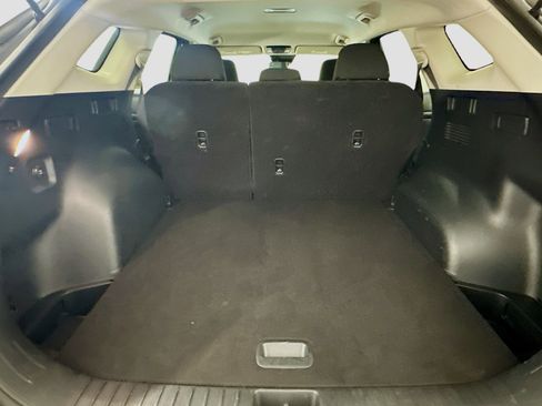 Used 2025 Kia Sportage LX image 29