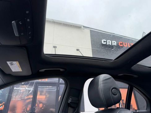 Used 2017 Mercedes-Benz C 300 4MATIC Sedan image 20