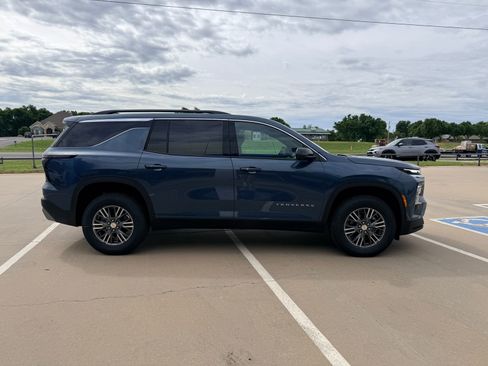New 2026 Chevrolet Traverse LT FWD image 9