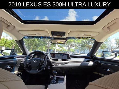Used 2019 Lexus ES 300h Ultra Luxury w/ Accessory Package 2 FWD image 19