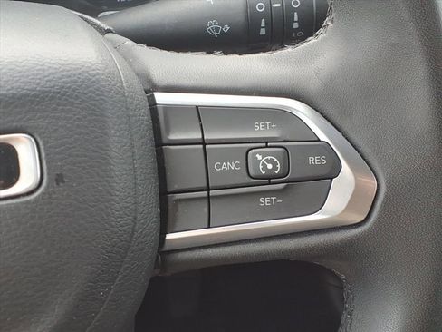 Used 2024 Jeep Compass Latitude image 22