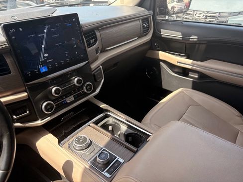 Used 2024 Ford Expedition Limited AWD/4WD image 21