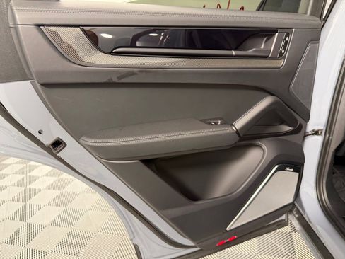 Certified 2025 Porsche Cayenne GTS image 17