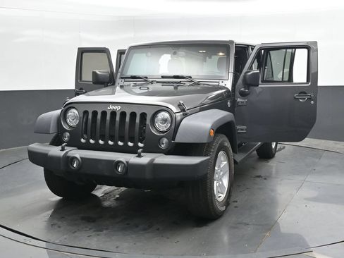 Used 2017 Jeep Wrangler Unlimited Sport w/ Quick Order Package 24S AWD/4WD image 40