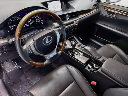 Used 2015 Lexus ES 350 w/ Premium Package FWD image 7
