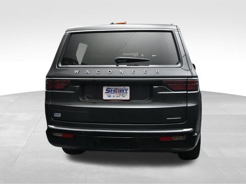 Used 2024 Jeep Wagoneer Series II w/ Flexible Seating Group AWD/4WD image 4