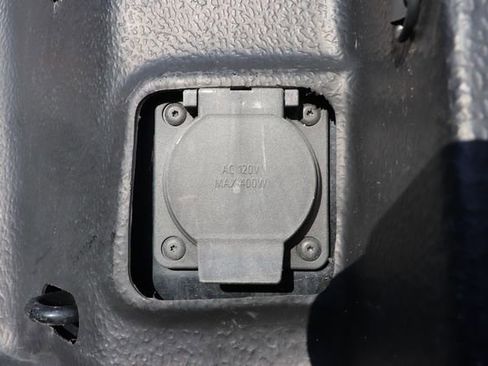 Used 2023 Chevrolet Silverado 1500 LT image 17