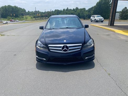 Used 2013 Mercedes-Benz C 300 4MATIC Sedan image 2