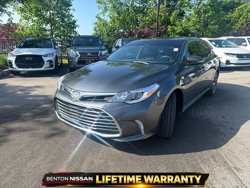 Used 2017 Toyota Avalon XLE Premium FWD image 4