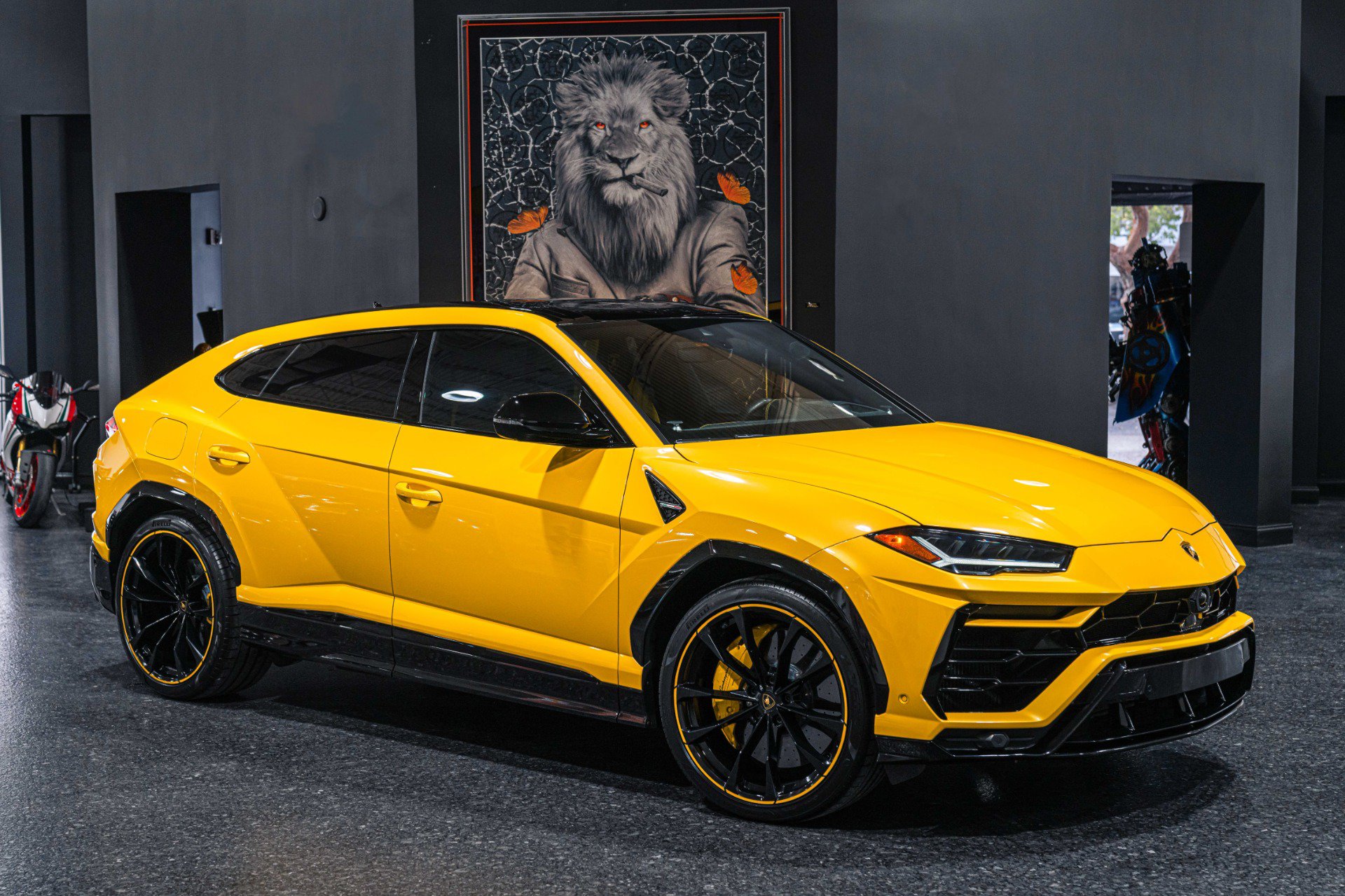 Used 2021 Lamborghini Urus AWD/4WD image 19