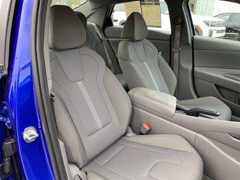 Used 2024 Hyundai Elantra SE FWD image 29