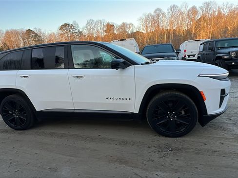 Used 2024 Jeep Wagoneer Launch Edition image 7