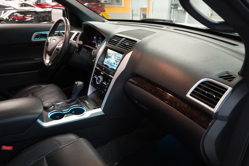 Used 2014 Ford Explorer Limited w/ Equipment Group 302A AWD/4WD image 29