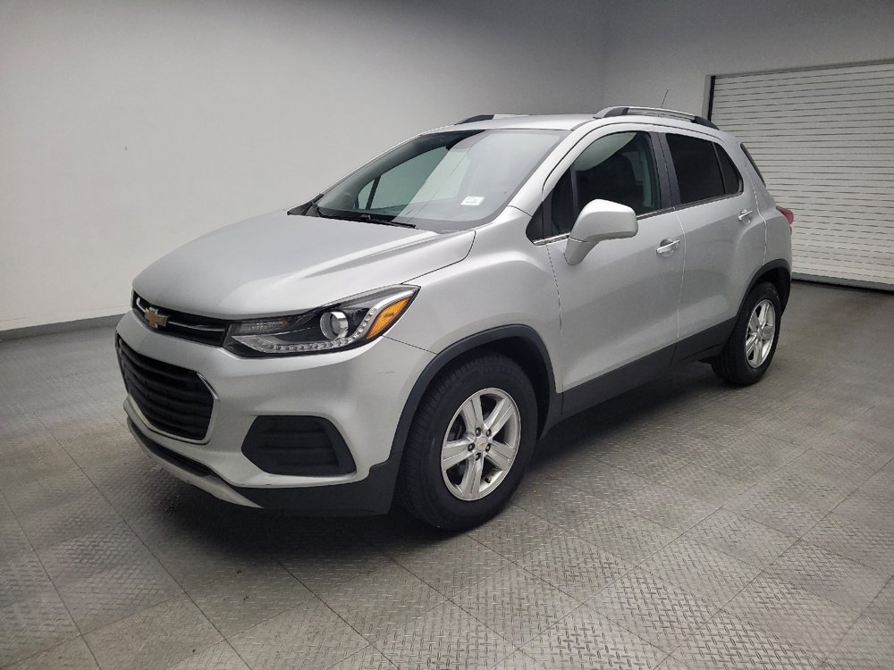 Used 2020 Chevrolet Trax LT w/ LT Convenience Package FWD image 2