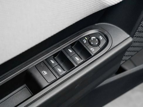 Certified 2025 MINI Cooper S image 9