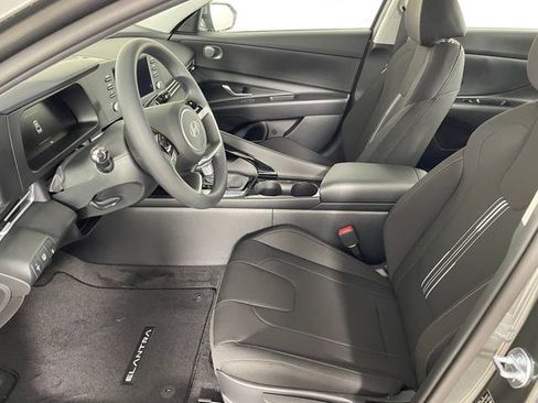 New 2026 Hyundai Elantra Hybrid FWD image 2