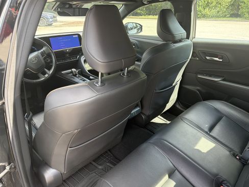 Certified 2023 Toyota Crown AWD/4WD image 20