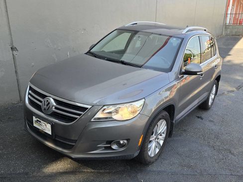 Used 2009 Volkswagen Tiguan S image 2