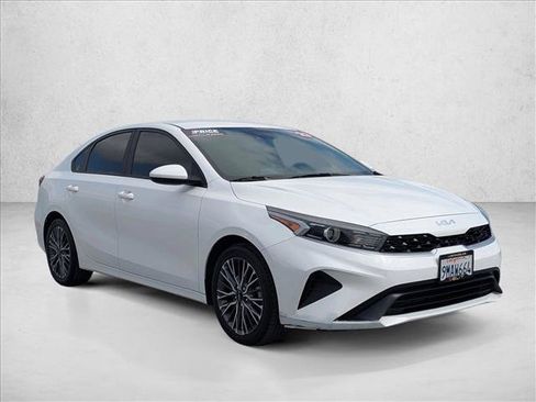 Used 2023 Kia Forte LXS FWD image 3