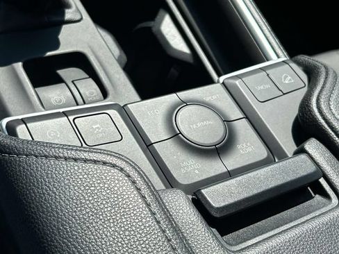 Used 2024 Toyota Grand Highlander AWD image 39