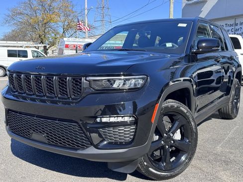New 2025 Jeep Grand Cherokee Limited w/ Black Appearance Package image 3