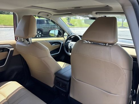 Used 2020 Toyota RAV4 Limited w/ Limited Grade Weather Package FWD image 21