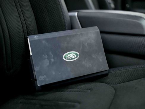 Used 2024 Land Rover Defender 110 V8 AWD/4WD image 86