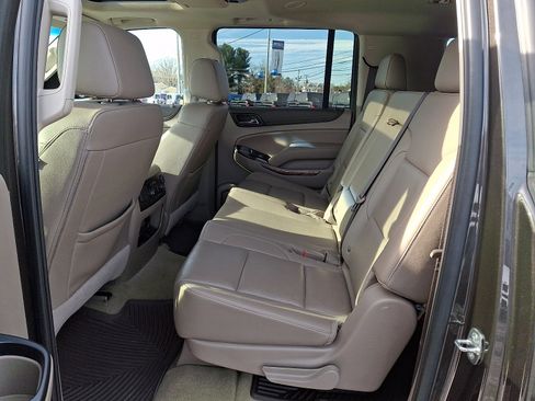 Used 2019 GMC Yukon XL SLT w/ Premium Edition image 10