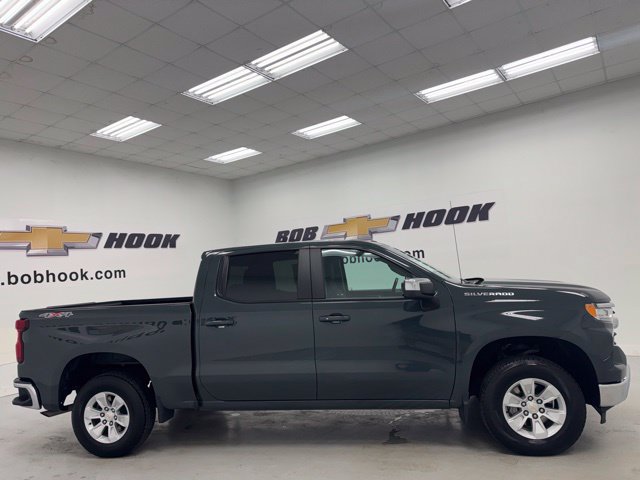 Used 2025 Chevrolet Silverado 1500 LT AWD/4WD image 4