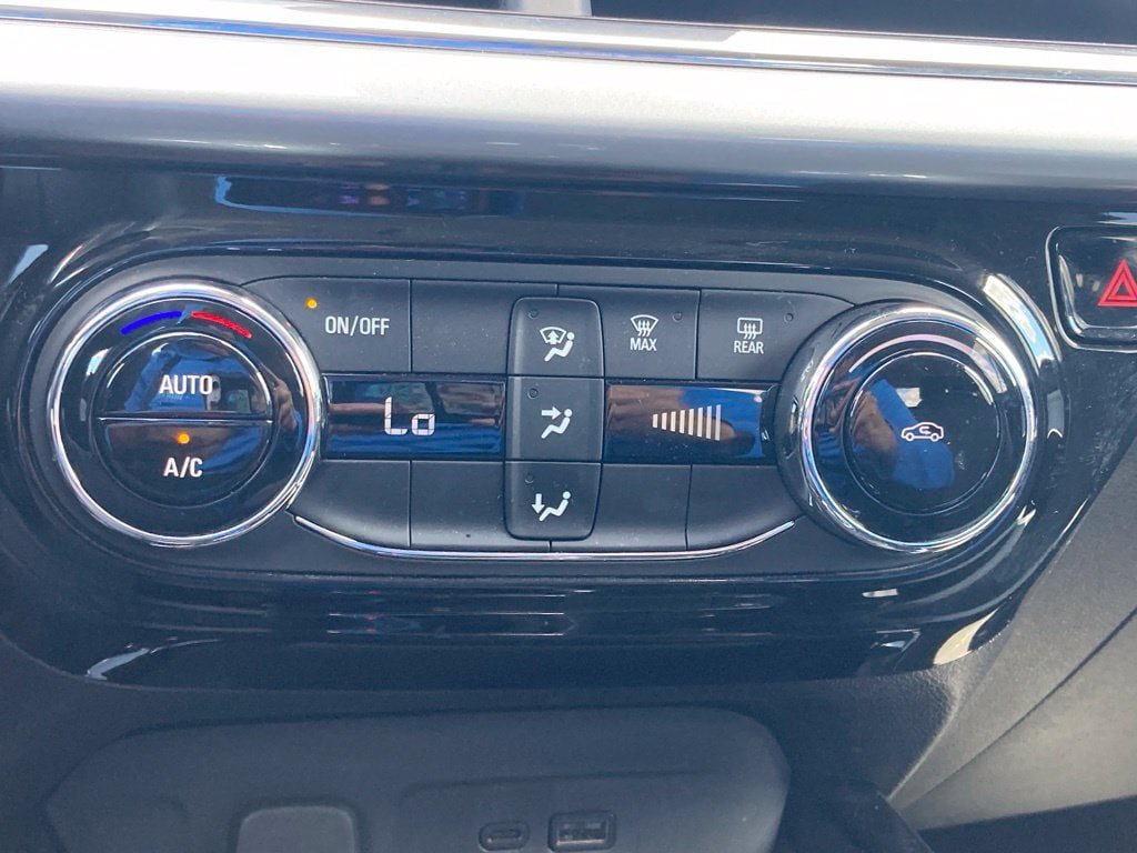 Used 2026 Chevrolet Trax LT FWD image 23