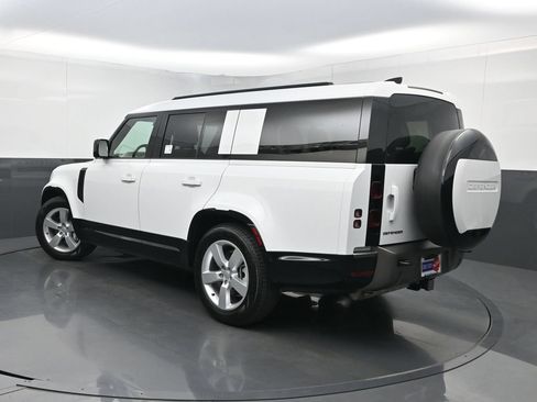 Used 2025 Land Rover Defender 130 X-Dynamic SE AWD/4WD image 27