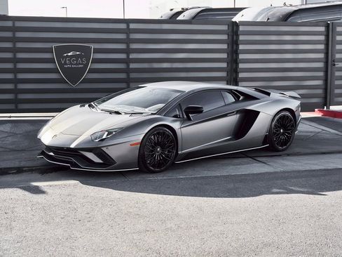 Used 2018 Lamborghini Aventador S AWD/4WD image 12