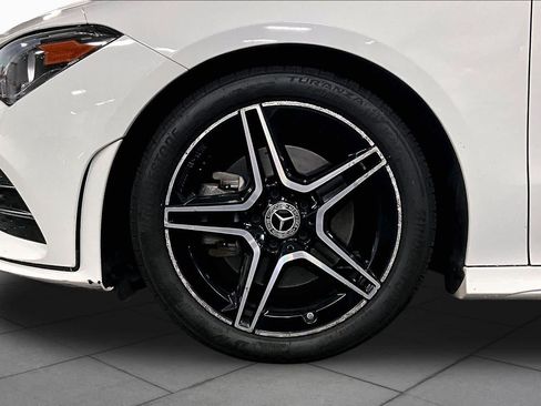 Used 2023 Mercedes-Benz CLA 250 4MATIC image 11