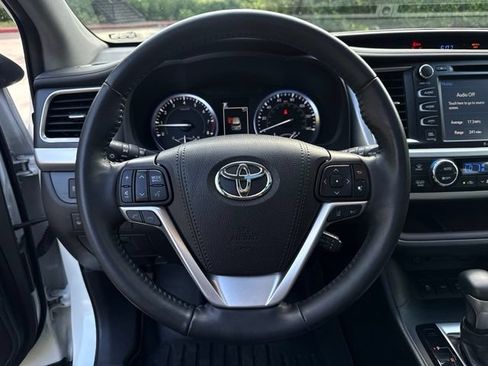 Used 2019 Toyota Highlander Limited Platinum AWD/4WD image 15