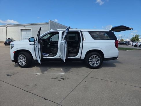 Used 2021 GMC Yukon XL Denali AWD/4WD image 45