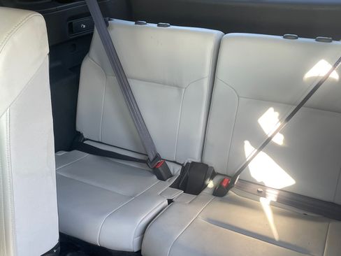 Used 2025 Mitsubishi Outlander SE AWD/4WD image 23