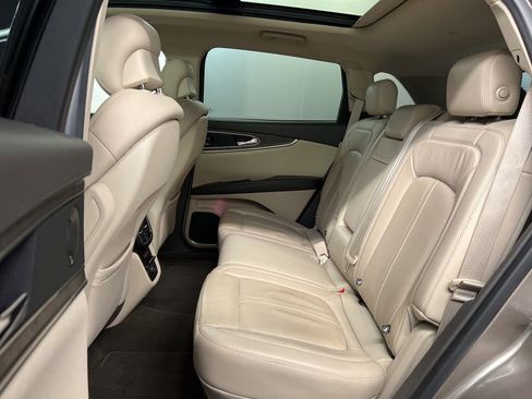 Used 2020 Lincoln Nautilus Reserve w/ Equipment Group 201A AWD/4WD image 12