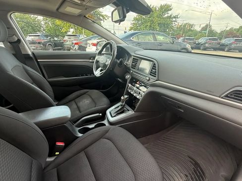 Used 2020 Hyundai Elantra Value Edition w/ Winter Weather Package FWD image 13