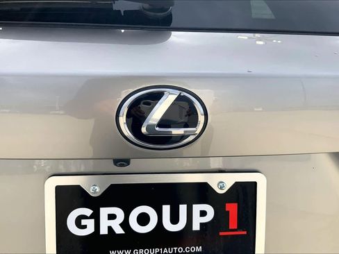 Used 2018 Lexus NX 300 image 9