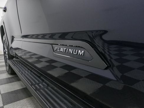 Used 2023 Toyota Sequoia Platinum image 8