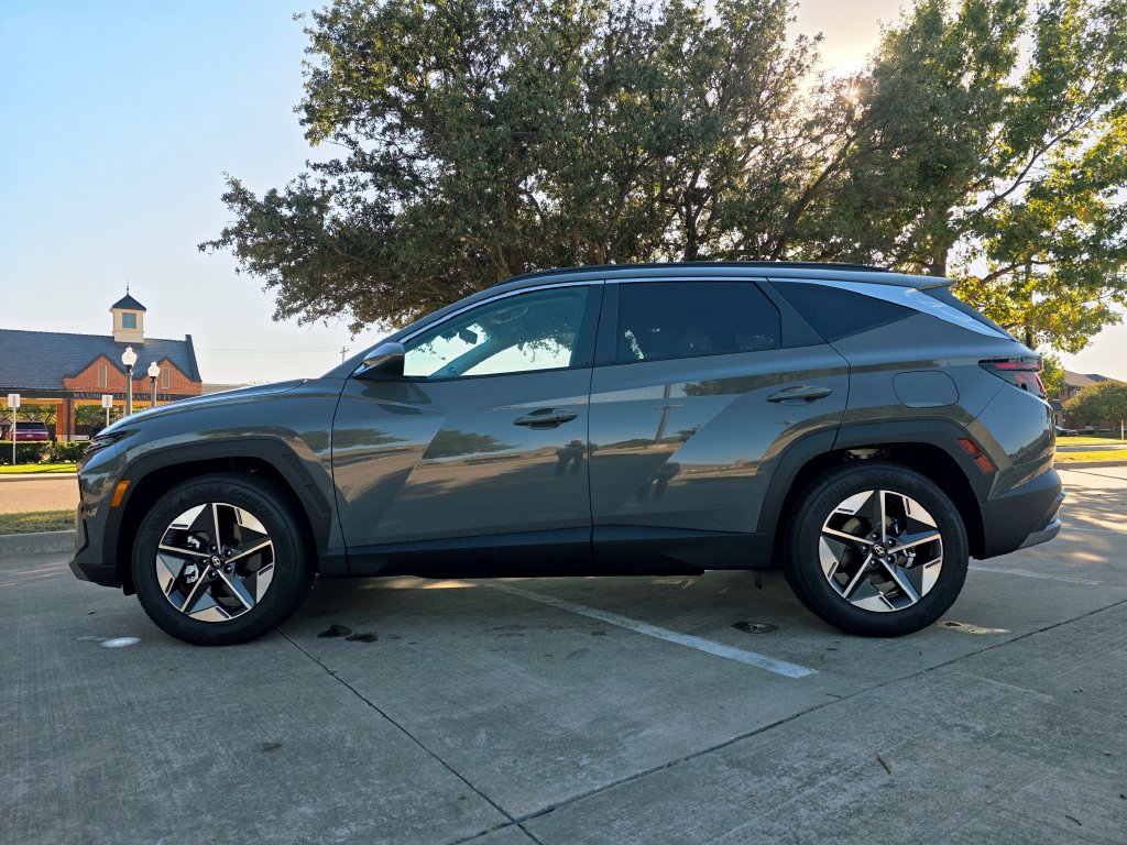 New 2026 Hyundai Tucson SEL FWD image 17