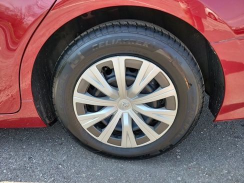 Used 2022 Toyota Camry LE image 25