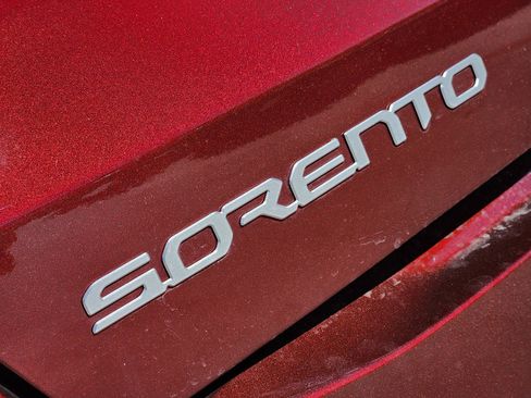 New 2025 Kia Sorento S image 8