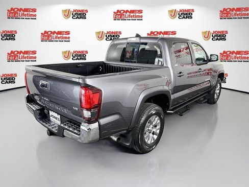 Used 2019 Toyota Tacoma SR5 RWD image 14