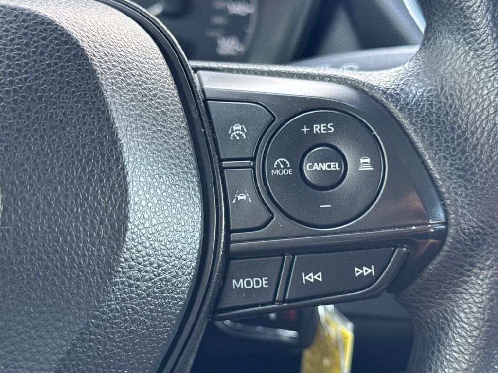 Used 2024 Toyota Corolla LE FWD image 24