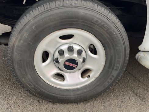 Used 2016 GMC Savana 2500 image 11