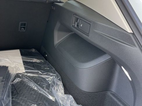 New 2026 Volkswagen Tiguan SE image 19